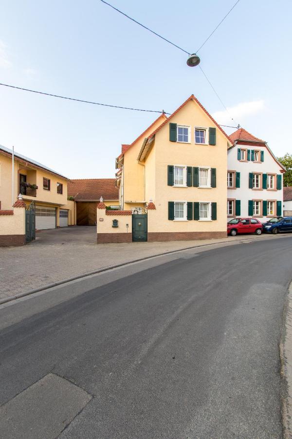 Weingut Und Gaestehaus Henrici Friesenheim is an Ortsgemeinde Exterior photo