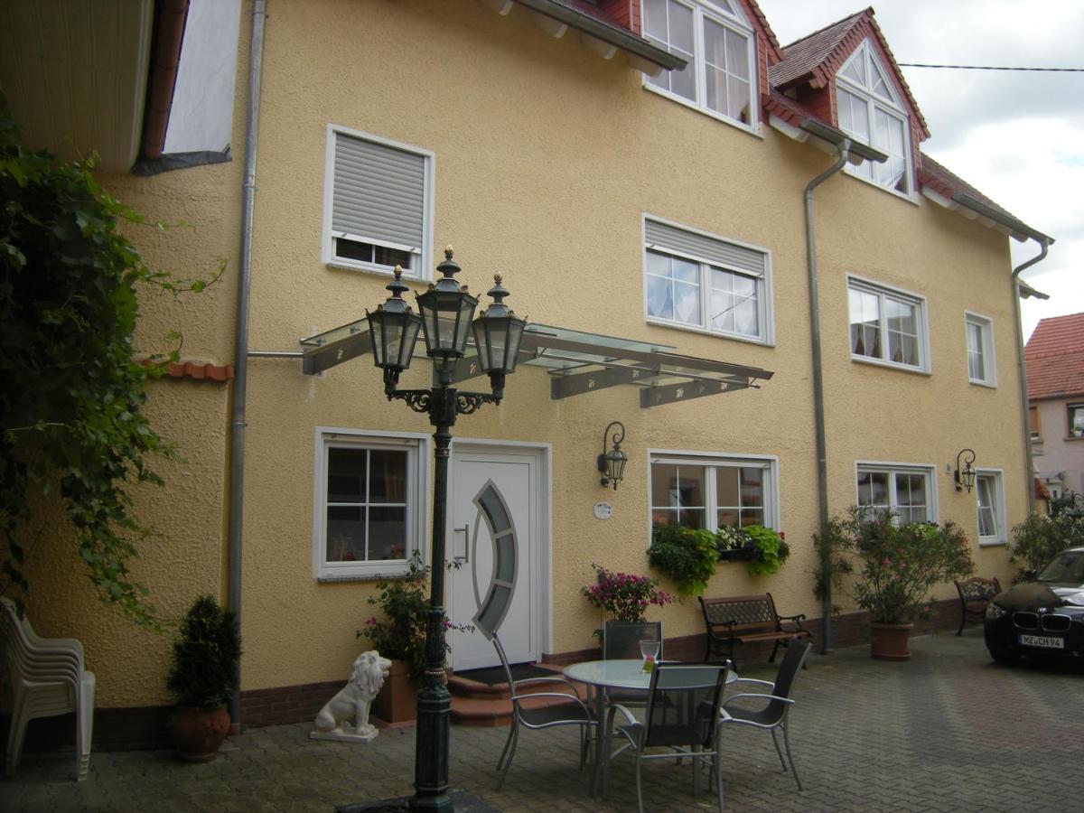 Weingut Und Gaestehaus Henrici Friesenheim is an Ortsgemeinde Exterior photo